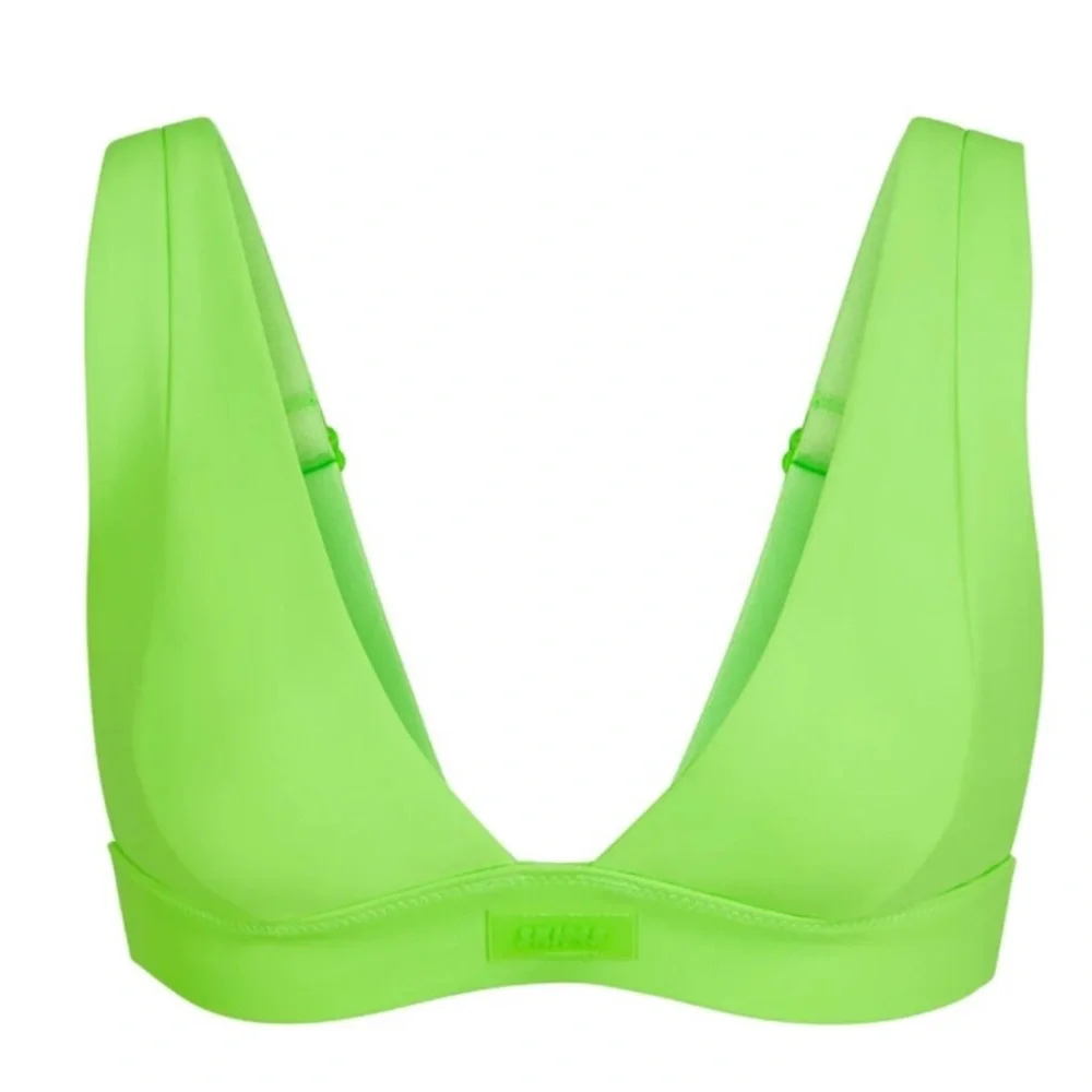 Nwt. Skims plunge bikini top and mid rise bottoms